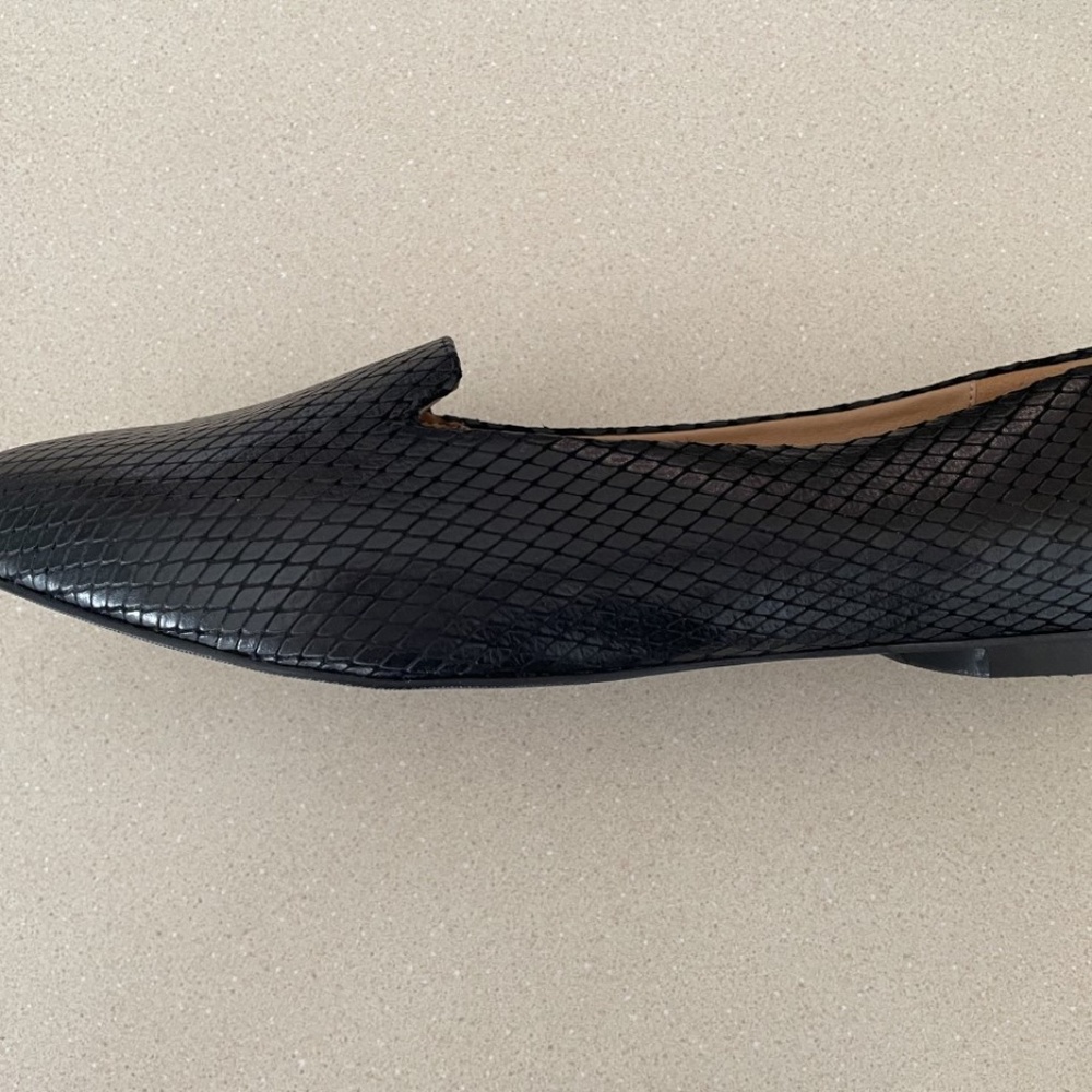 Shoes - Picture 5 of 6